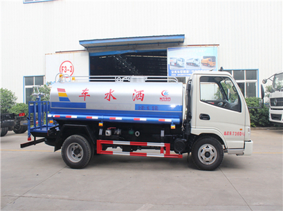东风5吨洒水车 城市清洁与环境养护的多功能卫士