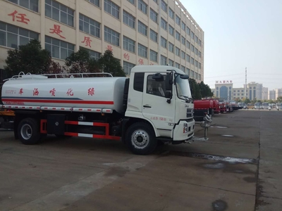 东风天锦多功能洒水车 城市绿化与道路清洁的得力干将