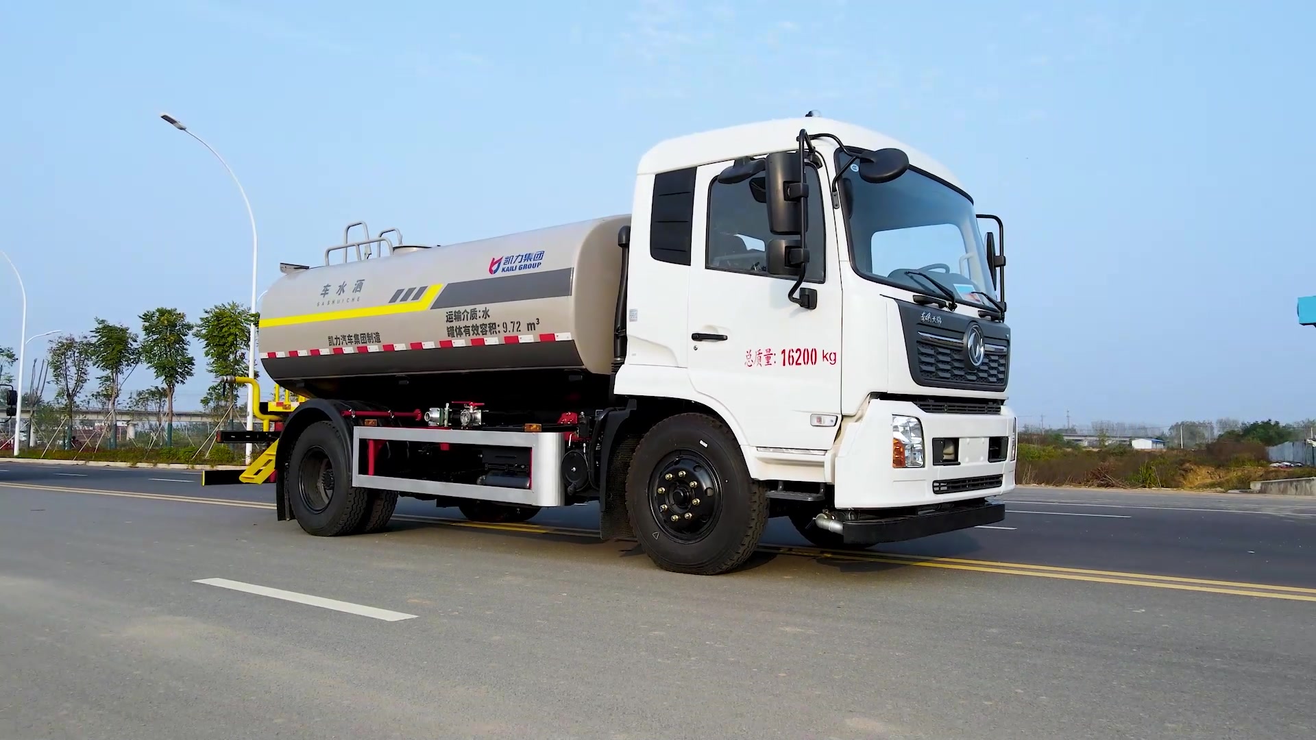 国六新款东风天锦洒水车 城市绿色环卫的全能枢纽